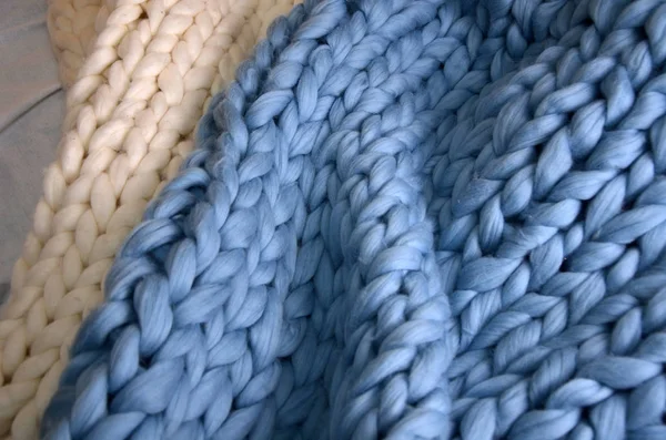 Hand Dyed Merino Wool for Spinning, Merino wool handmade knitted large blanket, super chunky yarn, trendy concept