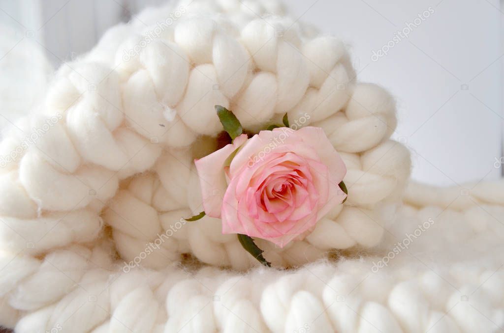 Merino wool handmade knitted large blanket with rose , super chu