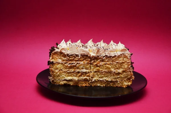 Шоколадный торт со свечами — стоковое фото