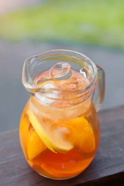 Bebidas Alcoólicas Frias Verão Frescas Luz Sol — Fotografia de Stock