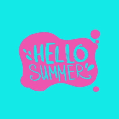 Dijital illüstrasyon el yazısı Hello Summer 'ı parlak pembe damlalarla damlatıyor. Kumaşlar, kartlar, afişler, posterler, web tasarımı için yazdır.