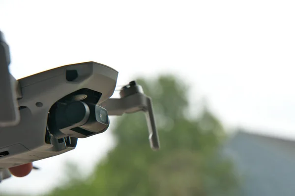 Unterseite Der Drohne Flug Baum Und Himmel Hintergrund Produktbild Einer — Stockfoto