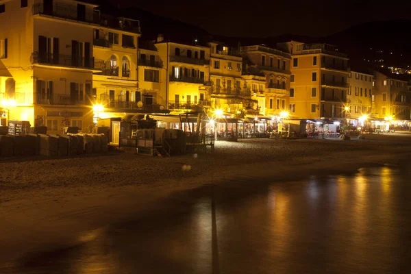 Alassio Italia Febrero 2017 Alassio Ciudad Por Noche Riviera Dei —  Fotos de Stock