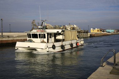 Cesenatico (Fc), İtalya - 1 Ocak 2019: Liman kanalı Leonardesque, Cesenatico, Forli Cesena, Emilia Romagna, İtalya.