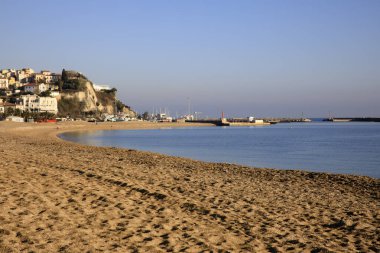 Numana (An), İtalya - 1 Ocak 2019: Numana Sahili, Riviera del Conero, Adriyatik Denizi, Numana, Ancona, Marche, İtalya 