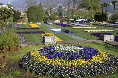 Verbania (Vco), İtalya - 01 Nisan 2017: Villa Taranto botanik bahçeleri, Verbania, Piedmont, İtalya