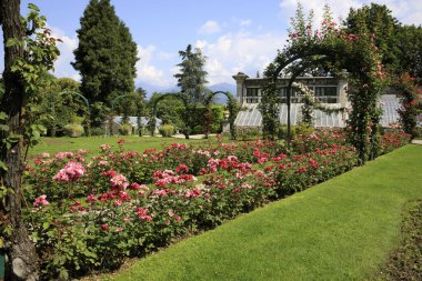 Stresa (Vco), İtalya - 2 Haziran 2018: Villa Pallavicino bahçesi, Stresa, Verbano-Cusio-Ossola, Piedmont, Ital