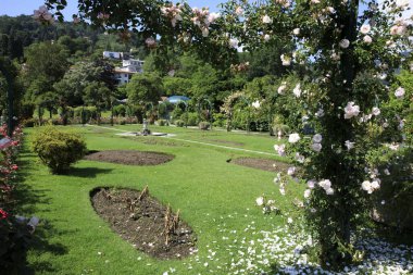 Stresa (Vco), İtalya - 2 Haziran 2018: Villa Pallavicino bahçesi, Stresa, Verbano-Cusio-Ossola, Piedmont, Ital