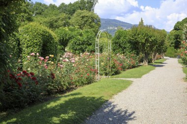 Stresa (Vco), İtalya - 2 Haziran 2018: Villa Pallavicino bahçesi, Stresa, Verbano-Cusio-Ossola, Piedmont, Ital