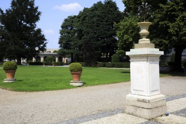 Lainate (Mi), İtalya - 16 Haziran 2018: Villa Litta Borromeo Visconti parkı, Lainate, Milan, Lombardy, İtalya