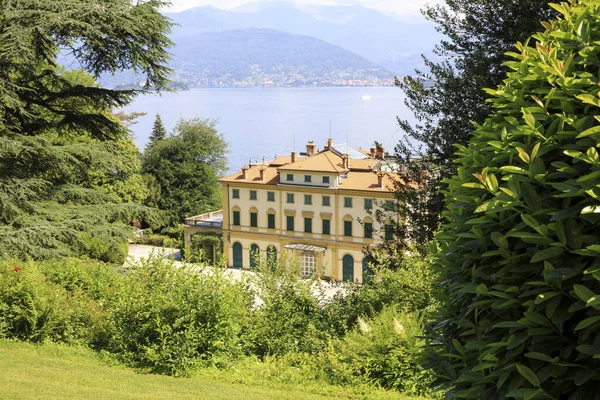Stresa (Vco), İtalya - 2 Haziran 2018: Villa Pallavicino, Stresa, Verbano-Cusio-Ossola, Piedmont, Ital