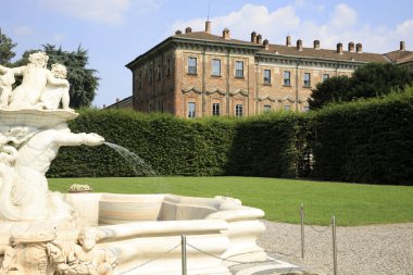 Lainate (Mi), İtalya - 16 Haziran 2018: Villa Litta Borromeo Visconti parkı, Lainate, Milan, Lombardy, İtalya