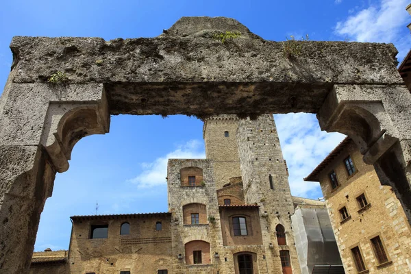 San Gimignano Itálie Června 2016 Věž Náměstí Cisterna San Gimignano — Stock fotografie