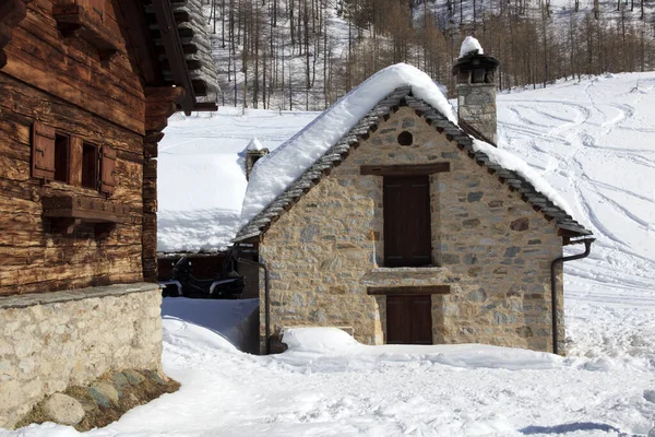 Devero Park (Verbano-Cusio-Ossola), İtalya - 15 Ocak 2017: Alpe Devero Park, Ossola Vco, Piedmont, İtalya