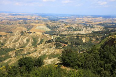 Volterra (Si), İtalya - 25 Nisan 2017: Ünlü Volterra Balze manzarası, Toskana, İtalya