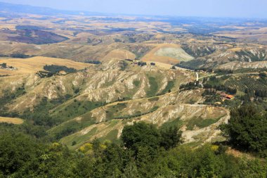 Volterra (Si), İtalya - 25 Nisan 2017: Ünlü Volterra Balze manzarası, Toskana, İtalya