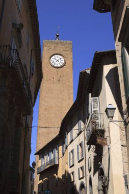 Orvieto (Tr), İtalya - 10 Mayıs 2016: Orvieto, Terni, Umbria, İtalya 'nın merkezindeki moro kulesi