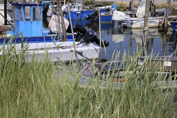 Mesola Italie Avril 2017 Bateaux Pêche Sur Rivière Près Mesola — Photo