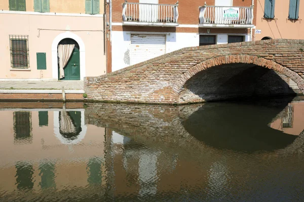 Comacchio Italy April 2017 Houses Comacchio Village Reflecting Water Delta — ストック写真