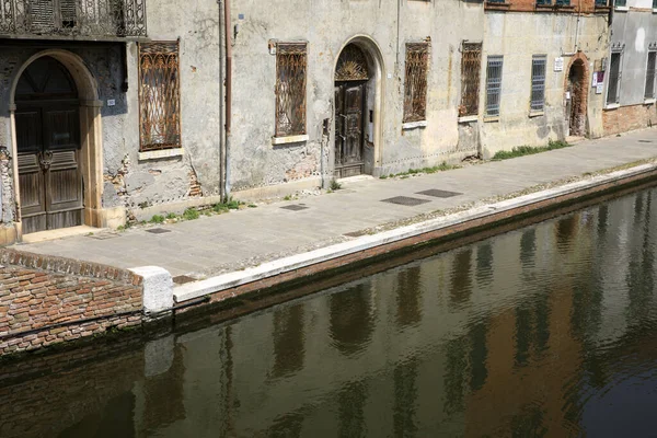 Comacchio Italy April 2017 House Comacchio Village Reflecting Water Delta — ストック写真