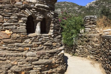 Moni, Naxos / Yunanistan - 25 Ağustos 2014: Panagia Drossiani nea Moni köyü, Naxos, Cyclades Adaları, Yunanistan