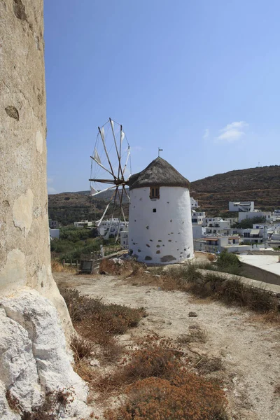 Vivlos Naxos Grécia Agosto 2014 Moinho Vento Tradicional Aldeia Montanhosa — Fotografia de Stock