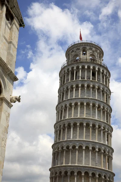 意大利比萨 2017年6月10日 意大利托斯卡纳著名的比萨学习塔 — 图库照片