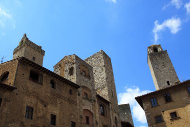 San Gimignano (Si), İtalya - 10 Nisan 2017: San Gimignano Kulesi, Siena, Toskana, İtalya