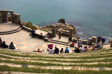 Porthcurno (İngiltere), Uk - 16 Ağustos 2015: The Minack Theatre, Porthcurno, Cornwall, İngiltere, Birleşik Krallık.