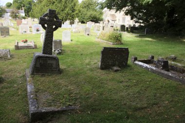 Avebury (İngiltere), Uk - 05 Ağustos 2015: Avebury mezarlığında eski bir mezar, Wiltshire, İngiltere, Birleşik Krallık.