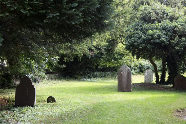 Avebury Inglaterra Reino Unido Agosto 2015 Túmulos Cemitério Avebury Wiltshire — Fotografia de Stock
