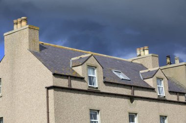 Orkney (İskoçya), Uk - 10 Ağustos 2018: Orkney adalarında tipik bir ev, İskoçya, İskoçya, İskoçya, Birleşik Krallık