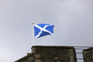 Blackness (İskoçya), Uk - 15 Ağustos 2018: Kara Kale, İskoçya, Birleşik Krallık 'ta İskoçya bayrağı
