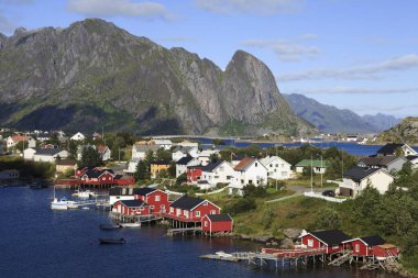 Lofoten Adaları / Norveç - 30 Ağustos 2017: Reine Köyü, Lofoten Adaları, Nordland, Norveç, İskandinavya, Avrupa