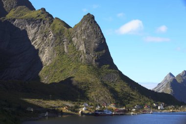 Lofoten Adaları / Norveç - 30 Ağustos 2017: Reine Köyü, Lofoten Adaları, Nordland, Norveç, İskandinavya, Avrupa