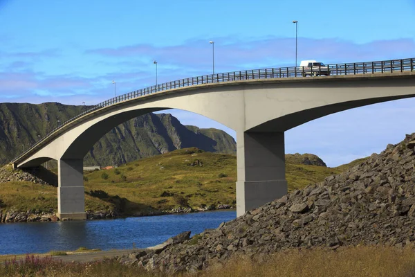 Ilhas Lofoten Noruega Agosto 2017 Uma Ponte Típica Nas Ilhas — Fotografia de Stock