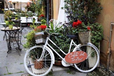 Finalborgo (Sv), İtalya - 12 Aralık 2017: Finalborgo köyü, Finale Ligure, Liguria, İtalya