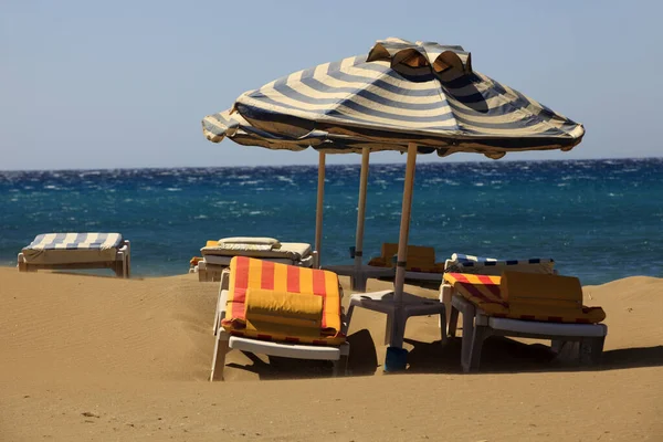 Prasonissi Rodi Grecia Giugno 2014 Sdraio Sulla Spiaggia Prasonisi Rodi — Foto Stock