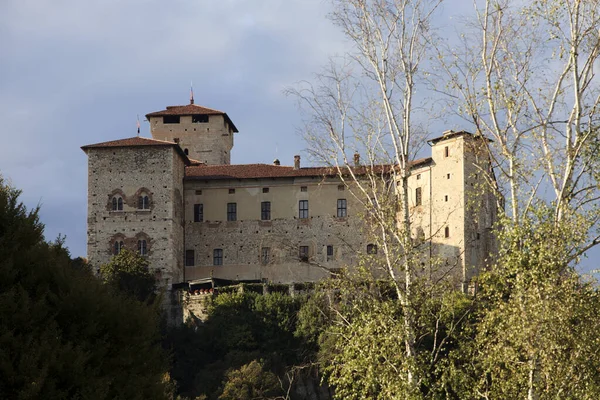 Angera Italië September 2016 Uitzicht Rocca Borromea Angera Stad Angera — Stockfoto