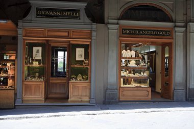 Firenze, İtalya - 21 Nisan 2017: Ponte Vecchio köprüsü, Floransa, Firenze, Toskana, İtalya