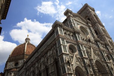 Firenze, İtalya - 21 Nisan 2017: Floransa, Firenze, Toskana, İtalya 'da Brunelleschi cupola ile Duomo