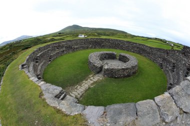 Cahirciveen (İrlanda), - 20 Temmuz 2016: Demir Çağı 'ndan kalma Cahergal Taş Kalesi (500bc ile 400 Ad), Cahirciveen yakınlarında, The Ring of Kerry, İrlanda