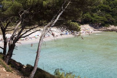 Cala Trebaluger, Menorca / İspanya - 22 Haziran 2016: Cala Trebaluger körfezi, Migjorn Gran, Menorca, Balear Adaları, İspanya
