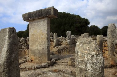 Salort sitesi, Menorca / İspanya - 23 Haziran 2016: Taula de Torralba d 'en Salort İspanya' nın Balear Adaları, Menorca kentinde tarih öncesi bölgede