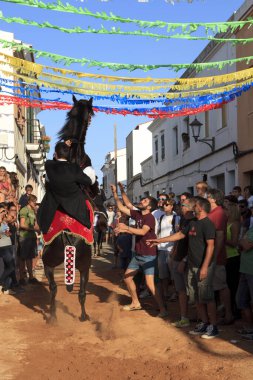 Sant Climent, Menorca - İspanya - 23 Haziran 2016: Sant Climent, Mao, Menorca, Balear Adaları, İspanya 'da düzenlenen geleneksel Jaleo festivali