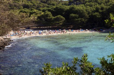 Macarella, Menorca / İspanya - 25 Haziran 2016: Cala Macarella Körfezi, Menorca, Balearic Adaları, İspanya