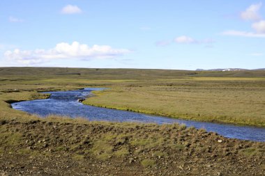 Kjolur / İzlanda - 25 Ağustos 2017: Kjolur Highland Yolu yakınında bir nehir, Avrupa