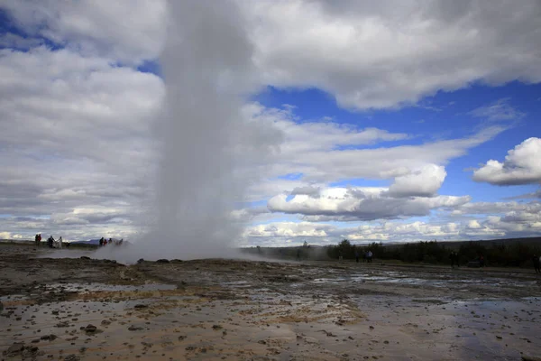 Geysir Islândia Agosto 2017 Erupção Strokkur Geysir Perto Golden Circle — Fotografia de Stock