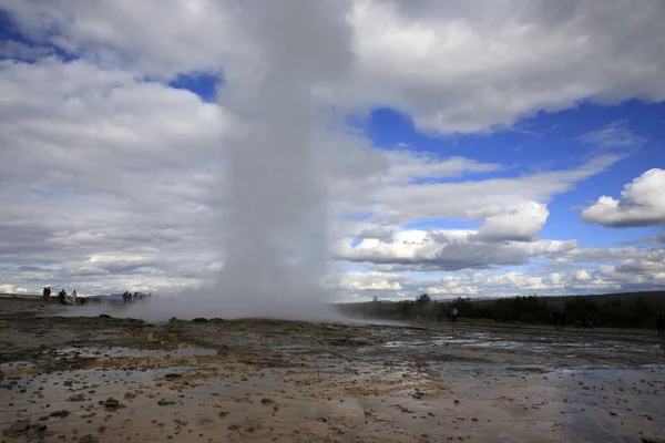 Gejzír Island Srpna 2017 Gejzír Strokkur Poblíž Golden Circle Island — Stock fotografie