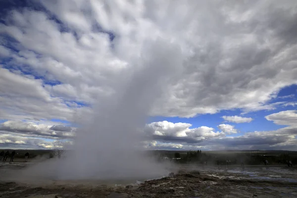 Geysir Island Augusti 2017 Strokkur Geysir Utbrott Nära Golden Circle — Stockfoto